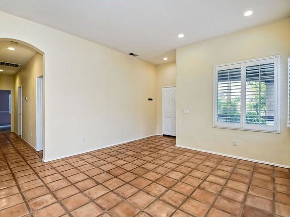 5th image of 783 El Caballo Dr