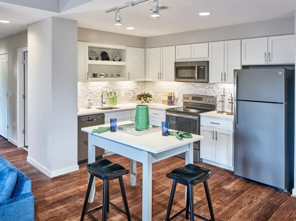 Cherry Hill Apartments, 2120 N Monroe St #305, Arlington, VA 22207