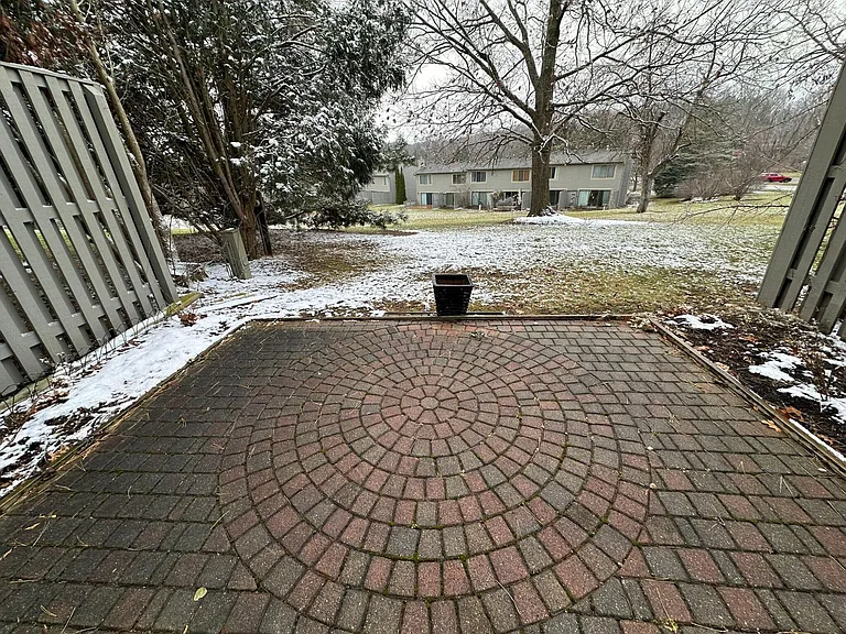 795 Watersedge Dr — Photo 4