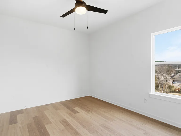 1823 E Fiji St — Photo 14