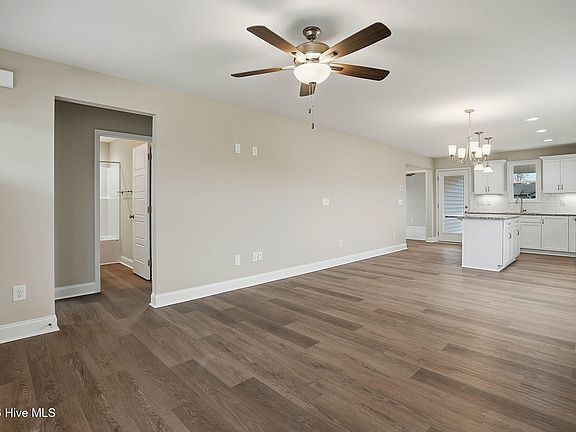3rd image of 248 Rae Street