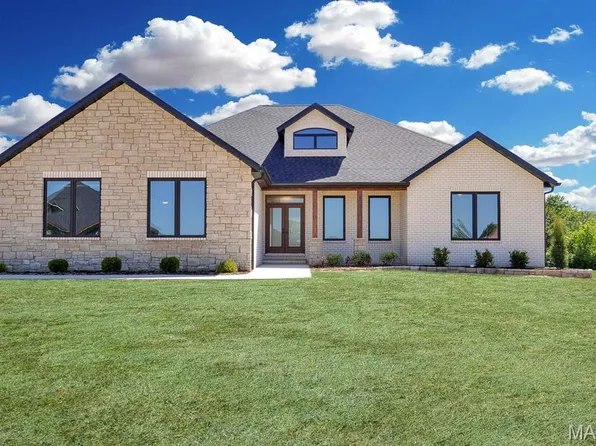 1370 Walnut Ridge Dr, Columbia, IL 62236