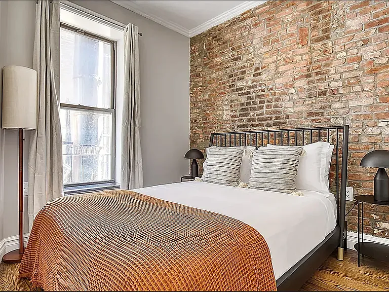 345 E 5th St #10 — Photo 2