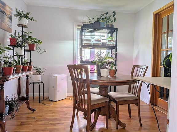 5th image of 13 Hillview Avenue