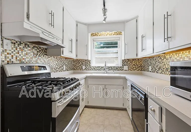 7228 Linden St — Photo 25
