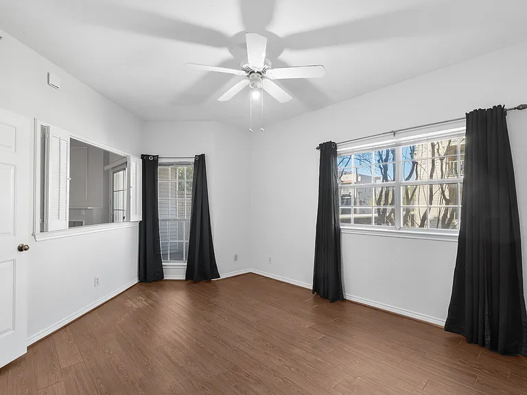 1001 Liberty St #116 — Photo 11
