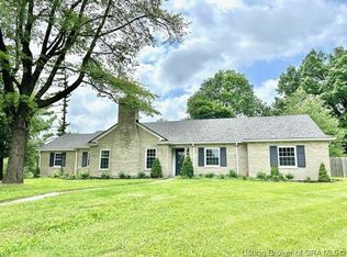822 Michigan Avenue, Sellersburg, IN 47172
