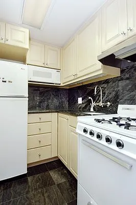 Rented by Citi Habitats | media 12