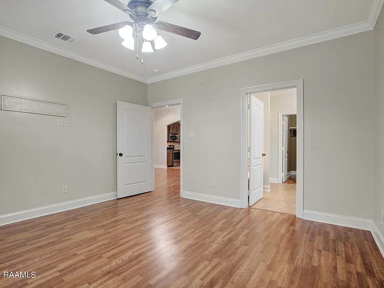 1101 Christopher St — Photo 13