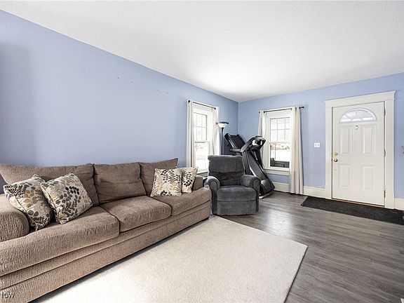 5th image of 96 W Ohio Ave