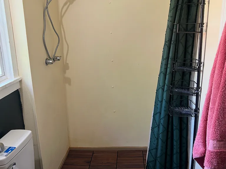 9135B Beatties Ford Rd — Photo 3