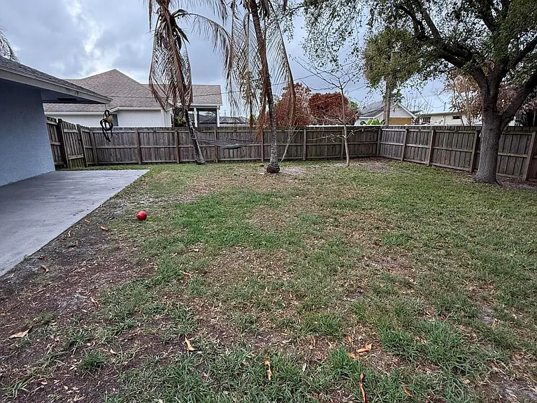 249 NE Glentry Ave — Photo 15