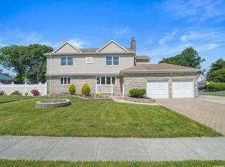 714 Rifton St, Elmont, NY 11003