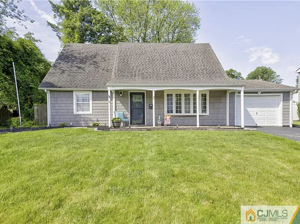 35 Woodman Pl, Aberdeen, NJ 07747