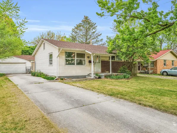 1109 N Busey Ave, Urbana, IL 61801