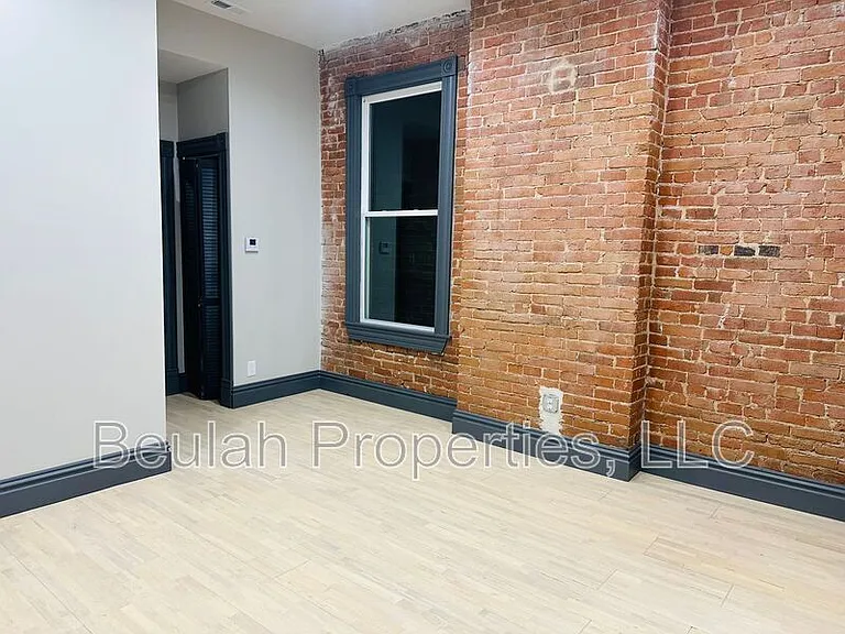 1952 Cherokee St #2F — Photo 6