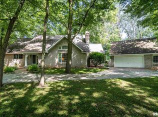 802 N Cherry Ln, Peoria, IL 61604