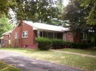 608 Linden Ln, Martinsburg, WV