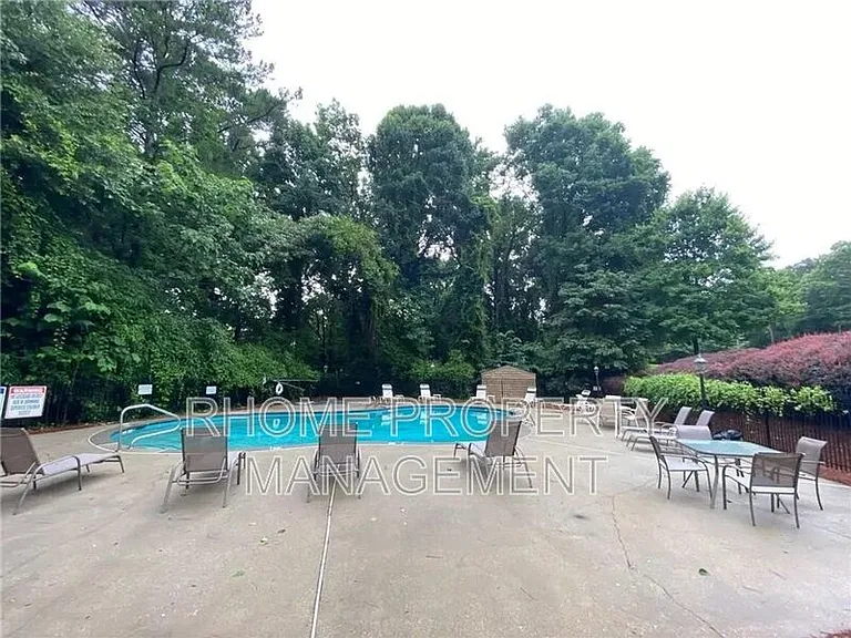 1418 Highland Bluff Dr SE — Photo 25