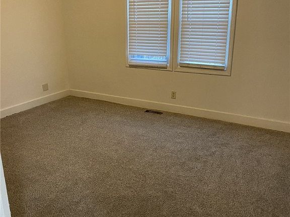 3rd image of 222 Reisinger Ave