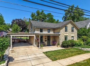 118 S River Ln, Geneva, IL