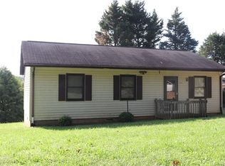 744 7th Ave SE, Hickory, NC 28602