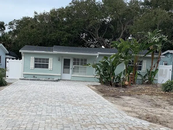 810 E 12th Ave, New Smyrna Beach, FL 32169