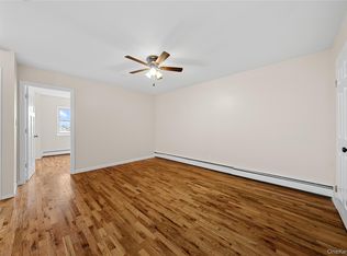 410 Jericho Tpke APT 3A, New Hyde Park, NY 11040