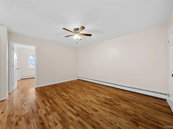 410 Jericho Tpke, New Hyde Park, NY