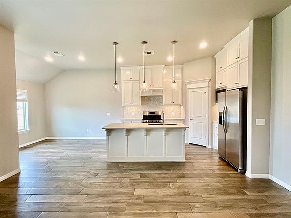 3rd image of 4101 Palmetto Trl