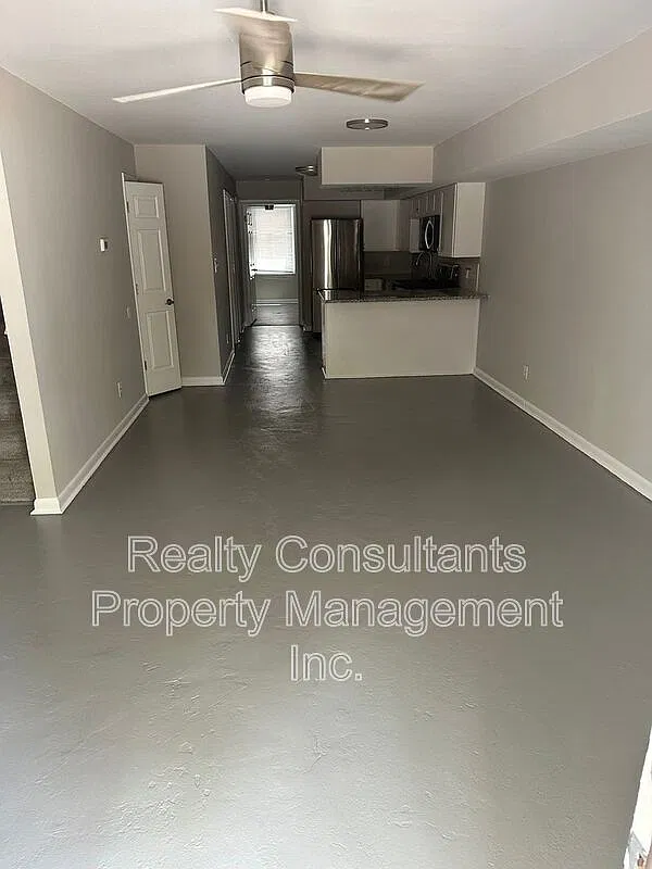 3 bed, 2.0 bath, 1323 sqft, $1,395 — Photo 4