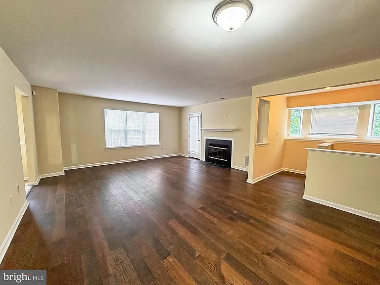 4100 Hunters Hill Cir — Photo 3