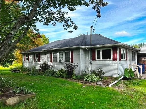 2160 Hillborn Rd, Erie, PA 16509