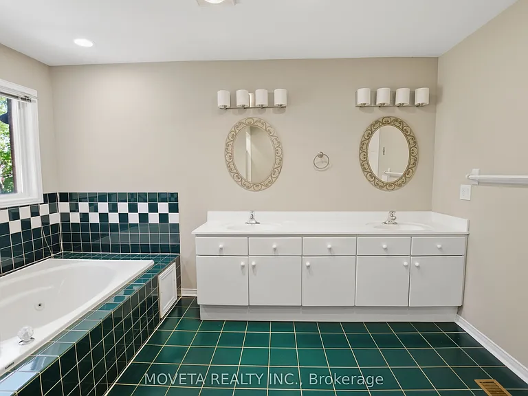30 Briardale Pl — Photo 47
