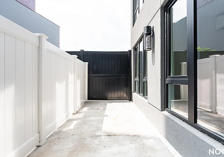 31-61 Vernon Blvd #1R — Photo 14