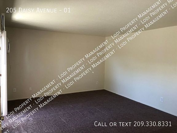 2nd image of 205 Daisy Ave #1