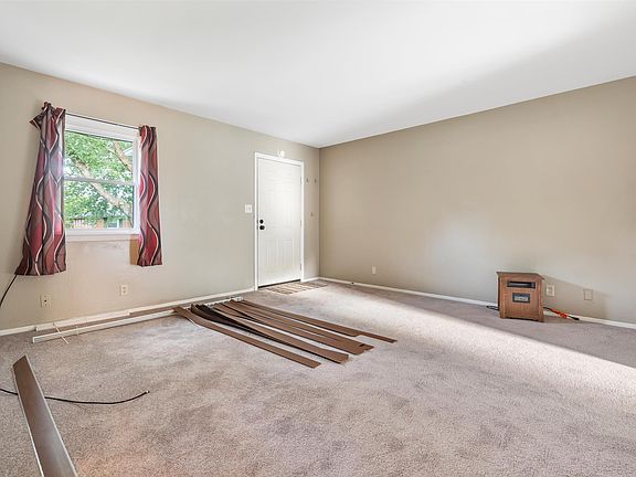 5th image of 309-309 S Cheryl Dr #311