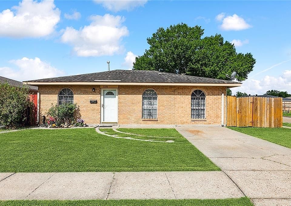 1st image of 1100 Sandalwood Dr