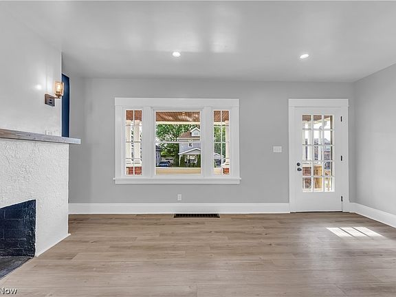 5th image of 4915 E 88th St