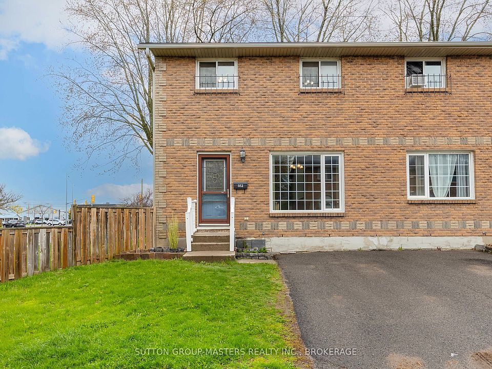 1st image of 182 Rosemund Cres