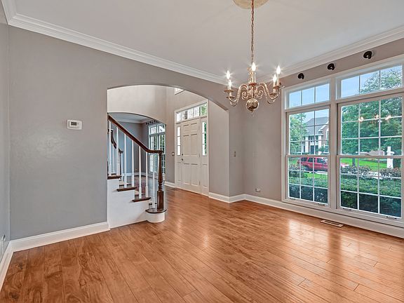 5th image of 1008 King James Ave