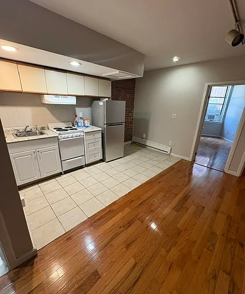 199 Beacon St — Photo 3