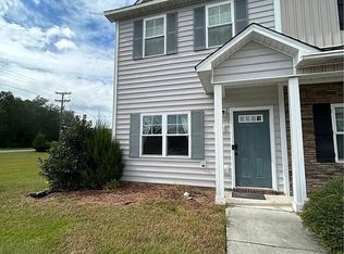 101 Justice Farm Dr, Sneads Ferry, NC 28460