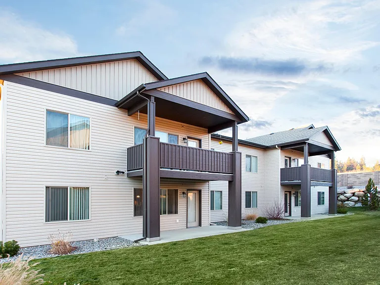 Residence at Mill River — Photo 9
