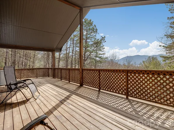 1330 Maple Springs Dr, Waynesville, NC 28785