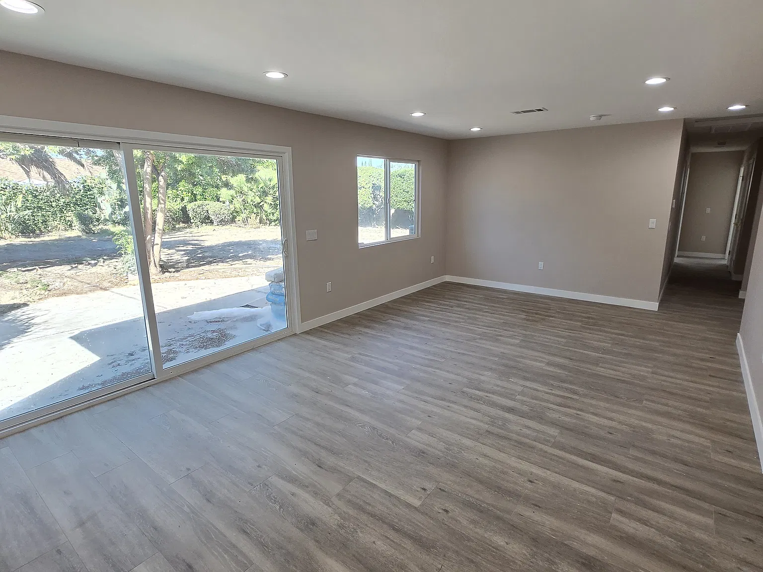 4 bed, 1400 sqft, $3,850 — Photo 4