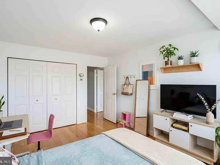 301 N Beauregard St #208 — Photo 11