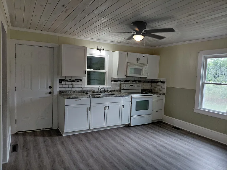 2779 Wards Gap Rd — Photo 7