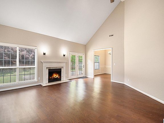 5th image of 8365 Wynwood Cir