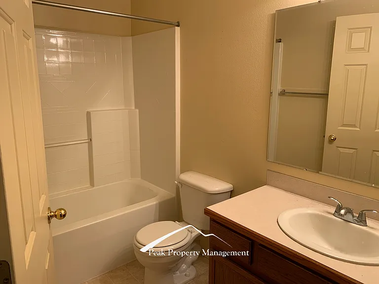 106 Hunter Ct #102 — Photo 10